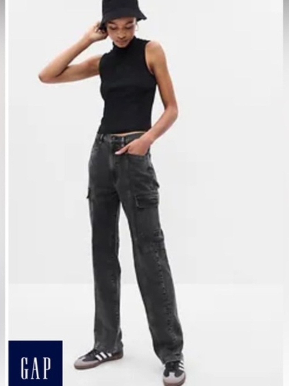GAP Women's Black Straight-Leg Cargo Jeans